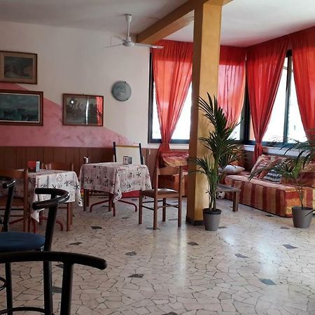 Hotel Rosa Ріміні Екстер'єр фото